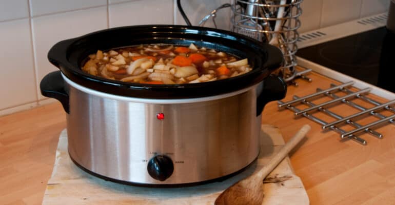 6 Best Slow Cookers UK – Quick preparation, Easy cooking