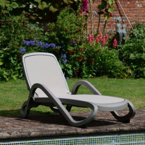 Top Rated and Tested 7 Best Sun Loungers for Maximum Comfort