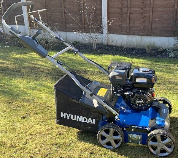 5 Best Petrol Lawn Scarifiers My Picks as a Professional Gardener