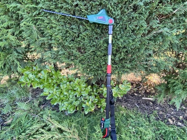 7 Best Long Reach Hedge Trimmers - User Testing, Comparison & Review